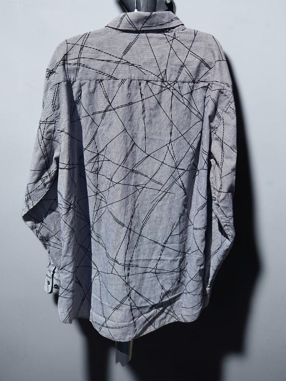 Beverly Hills Polo Club Black & White Abstract Line Dress Shirt - Picture 6 of 7